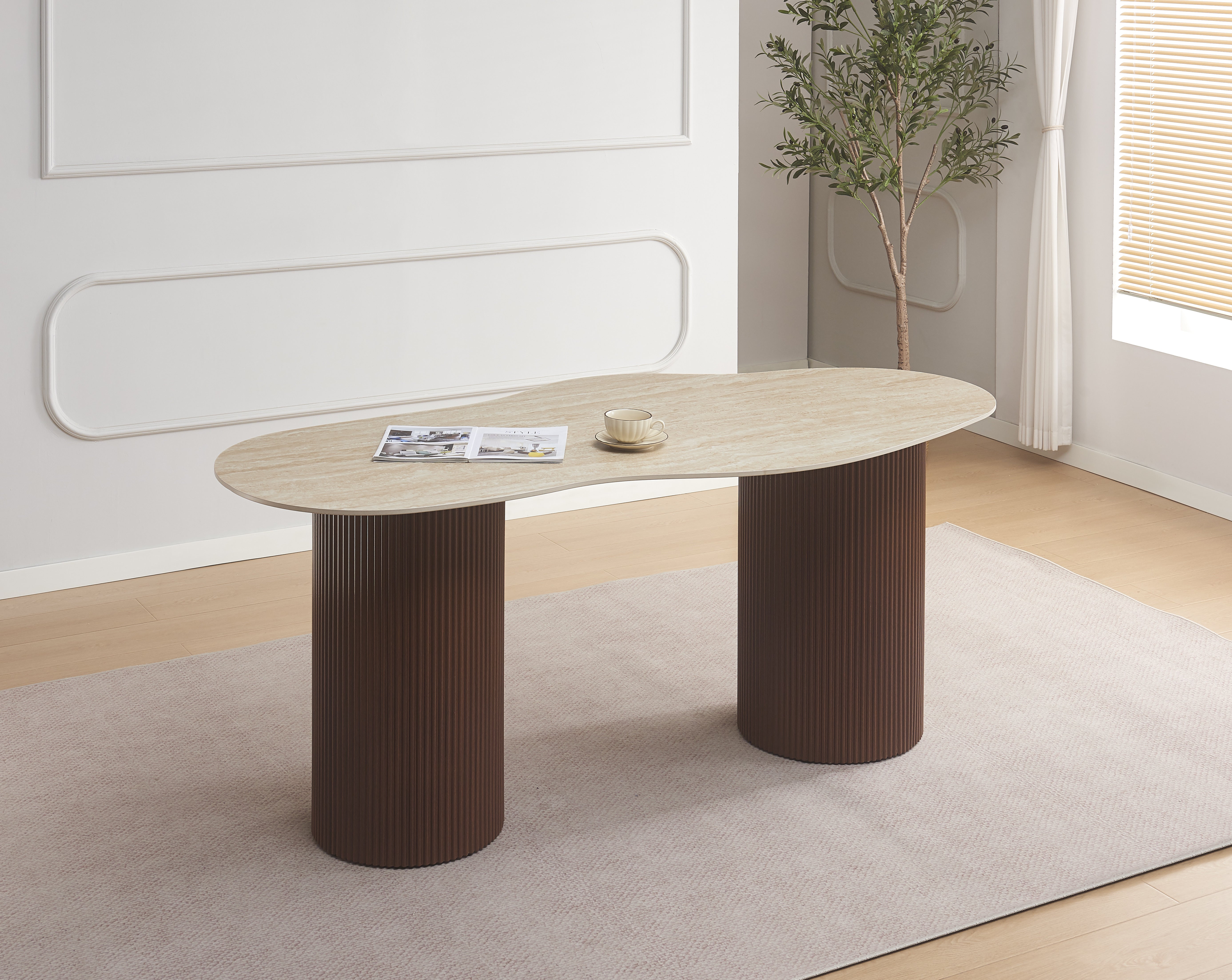 Table à manger NIKI plateau céramique effet travertin pieds noyer