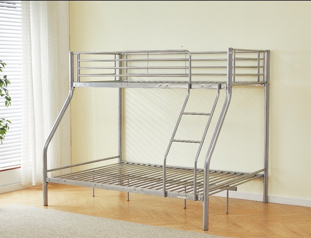 Lits superposés 2+1