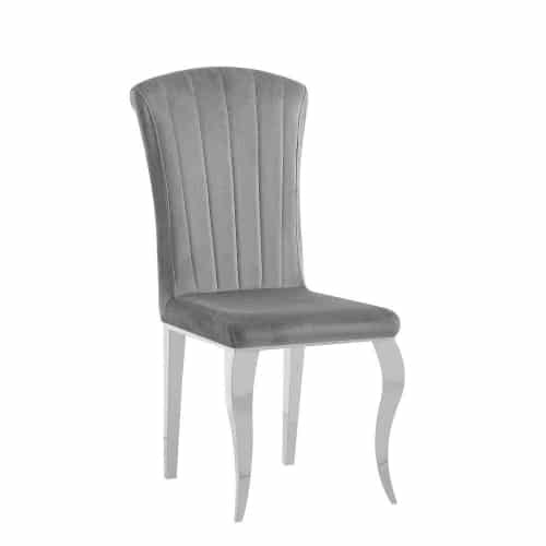 Chaise Louis grise avec pieds argentés design contemporain